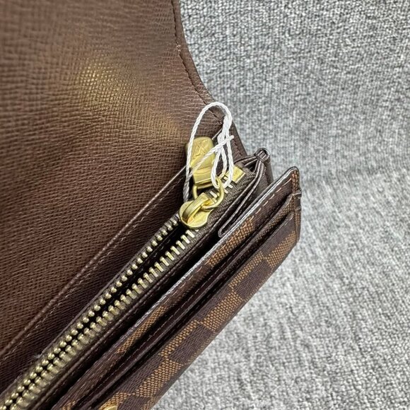 Louis Vuitton Leather Wallet 335-021425 - Picture 10 of 13